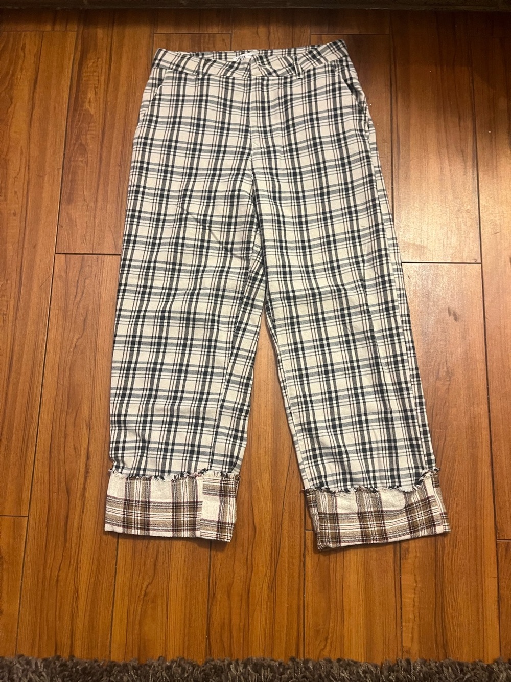Zara Plaid Cropped Pants